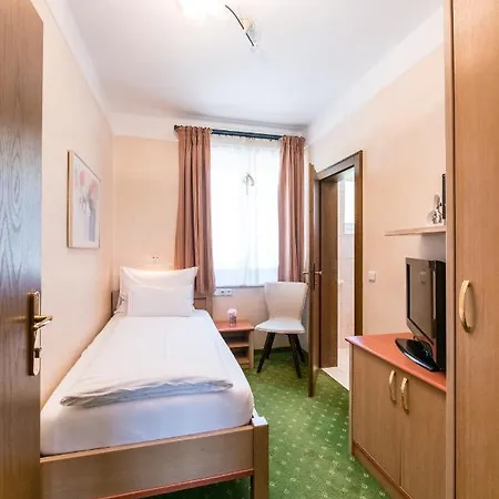 Wunder S Ferienpension Hotel apartamentowy 4*