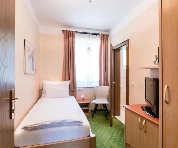 Wunder S Ferienpension Hotel apartamentowy 4*