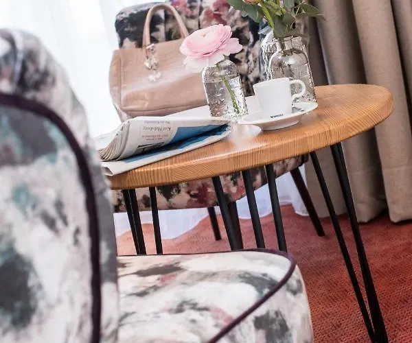 Hotel apartamentowy Wunder S Ferienpension Pörtschach am Wörthersee